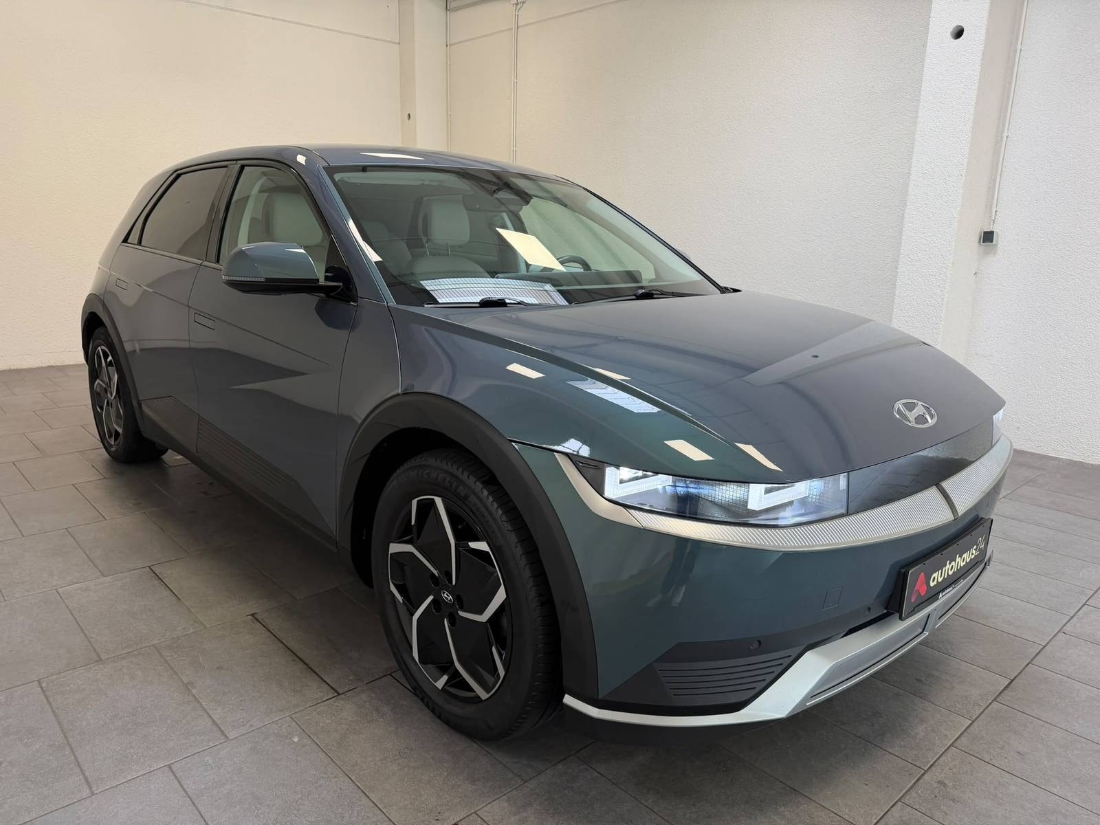 Hyundai IONIQ 5 Limousine HYUNDAI IONIQ 5 77,4 kWh Heckantrieb Sports Utility Vehicle #1