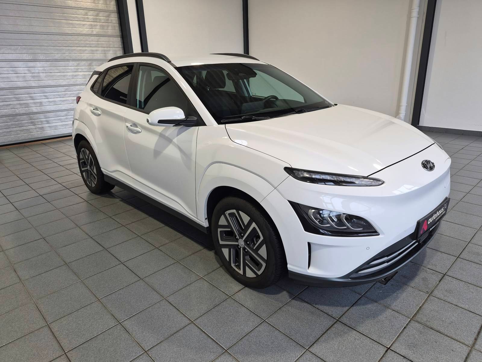 Hyundai Kona SUV / Crossover / Geländewagen HYUNDAI Kona ELEKTRO 100kW Sports Utility Vehicle #1