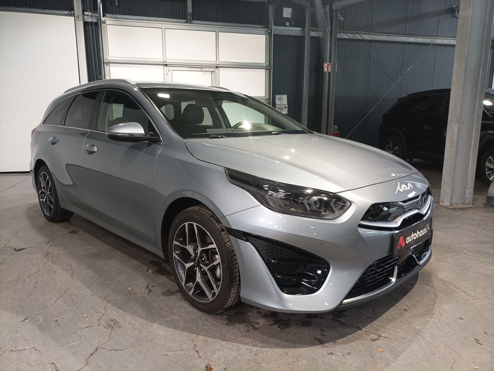 Kia Ceed Sportswagon Kombi KIA Ceed 1.6 GDI Plug-In Hybrid Platinum SW Kombi #1
