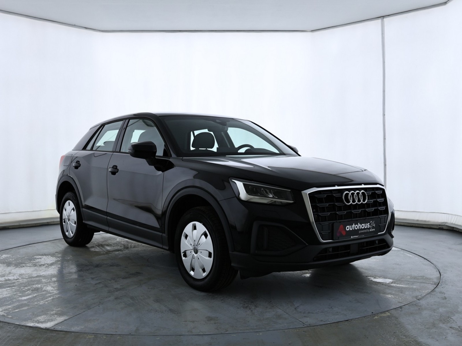 Audi Q2 SUV / Crossover / Geländewagen AUDI Q2 35 TFSI S tronic Sports Utility Vehicle #1