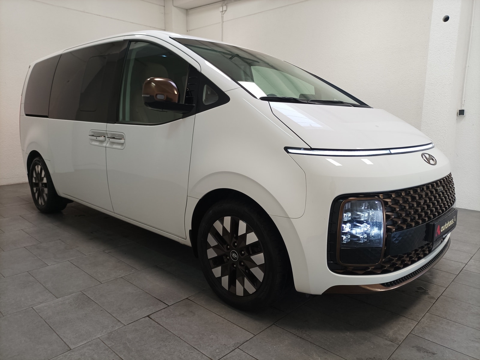 Hyundai Staria Sonstige HYUNDAI Staria 2.2 CRDi Signature 7-Sitzer Auto 2WD Van #1