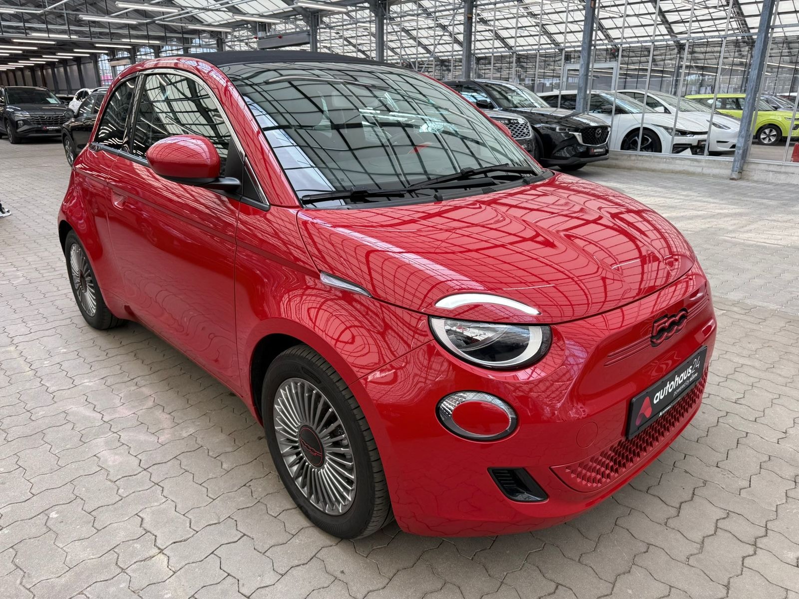Fiat 500 Cabrio / Roadster FIAT 500 (RED) Cabrio 42 kWh Cabriolet #1