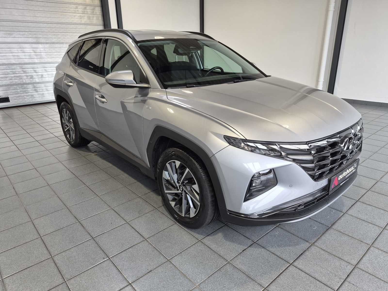 Hyundai Tucson SUV / Crossover / Geländewagen HYUNDAI Tucson 1.6 T-GDI 132kW 48V Trend DCT 4WD Sports Utility Vehicle #1