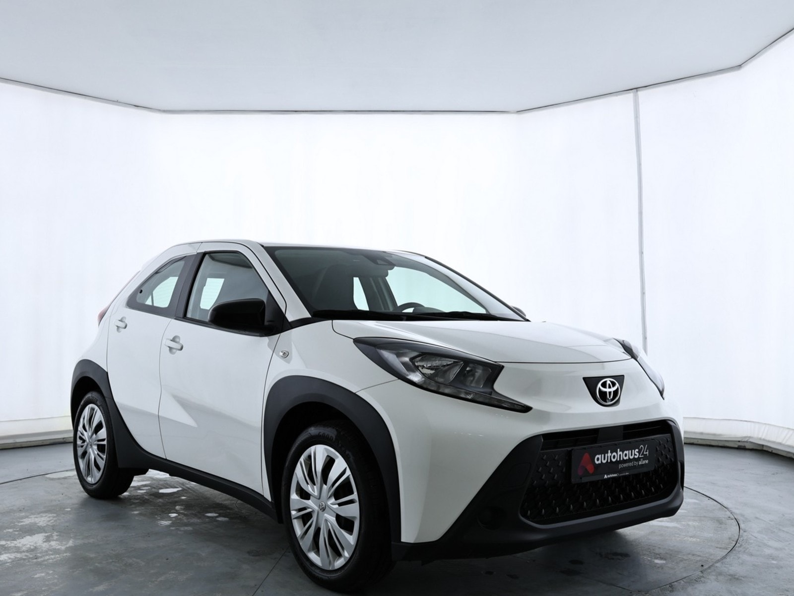 Toyota AYGO Schräghecklimousine TOYOTA Aygo X 1.0-l-VVT-i Play Sports Utility Vehicle #1