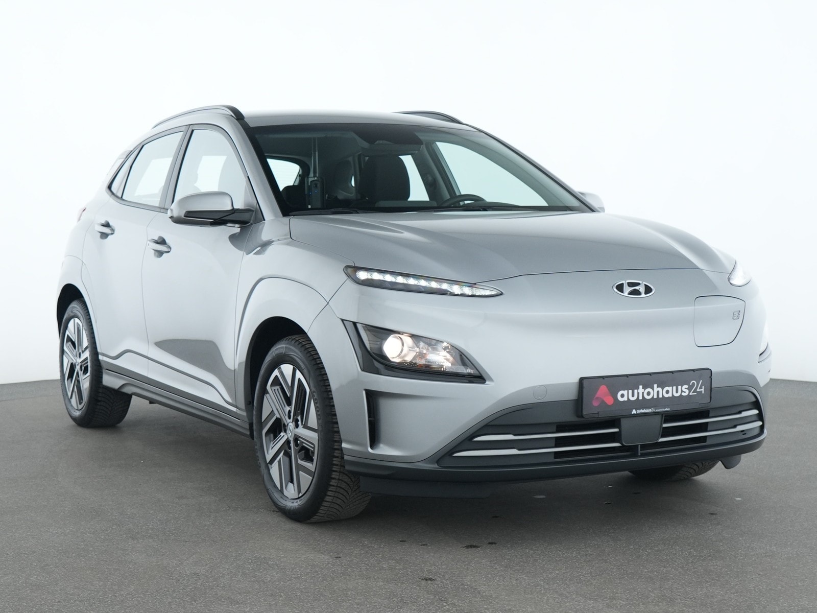 Hyundai Kona SUV / Crossover / Geländewagen HYUNDAI Kona ELEKTRO 100kW Sports Utility Vehicle #1