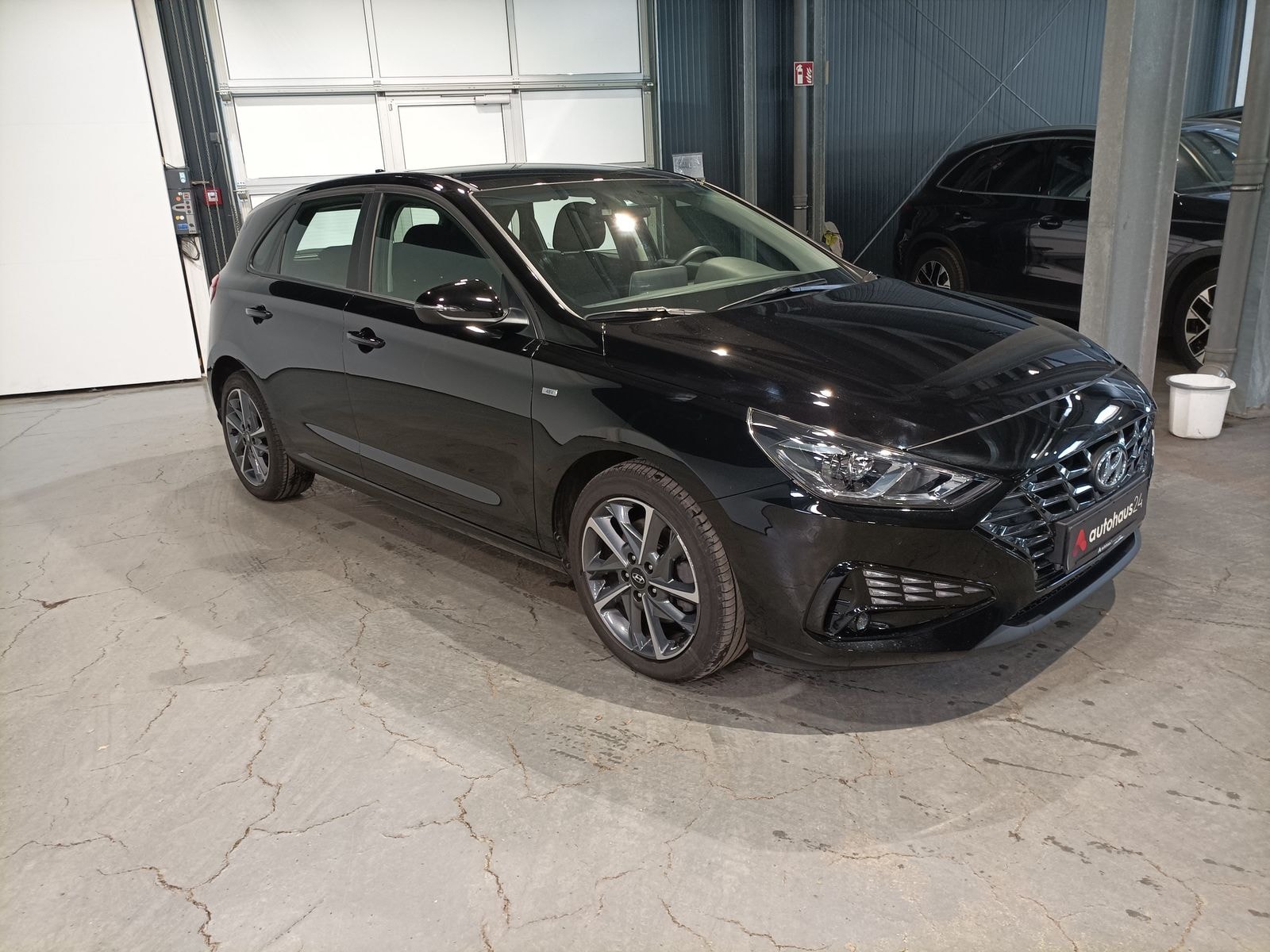 Hyundai i30 Limousine HYUNDAI i30 1.5 T-GDI Hybrid Trend Schräghecklimousine #1
