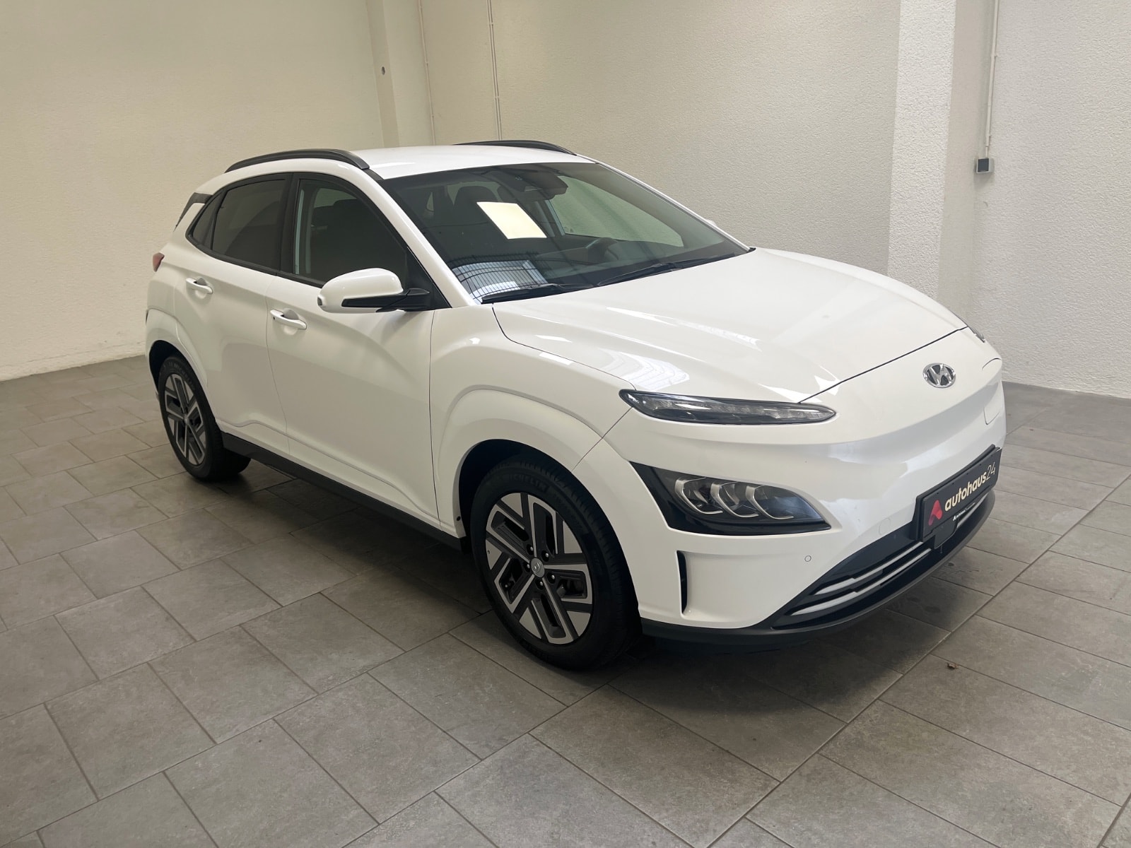 Hyundai Kona SUV / Crossover / Geländewagen HYUNDAI Kona ELEKTRO 100kW Advantage-Paket Sports Utility Vehicle #1