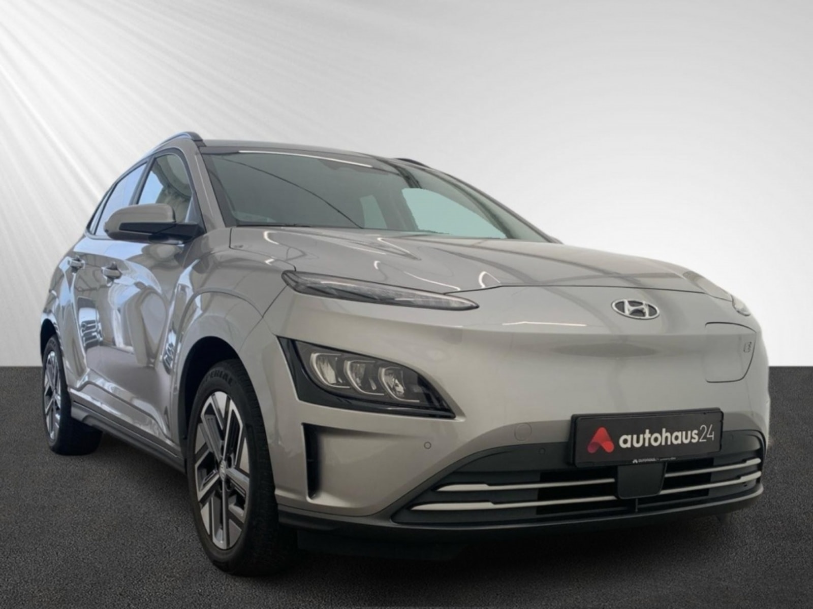 Hyundai Kona SUV / Crossover / Geländewagen HYUNDAI Kona ELEKTRO 150kW Select-Paket Sports Utility Vehicle #1