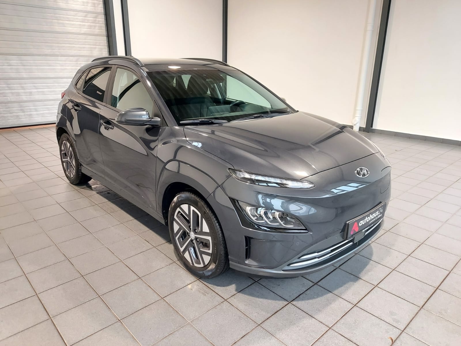 Hyundai Kona SUV / Crossover / Geländewagen HYUNDAI Kona ELEKTRO 100kW Advantage-Paket Sports Utility Vehicle #1