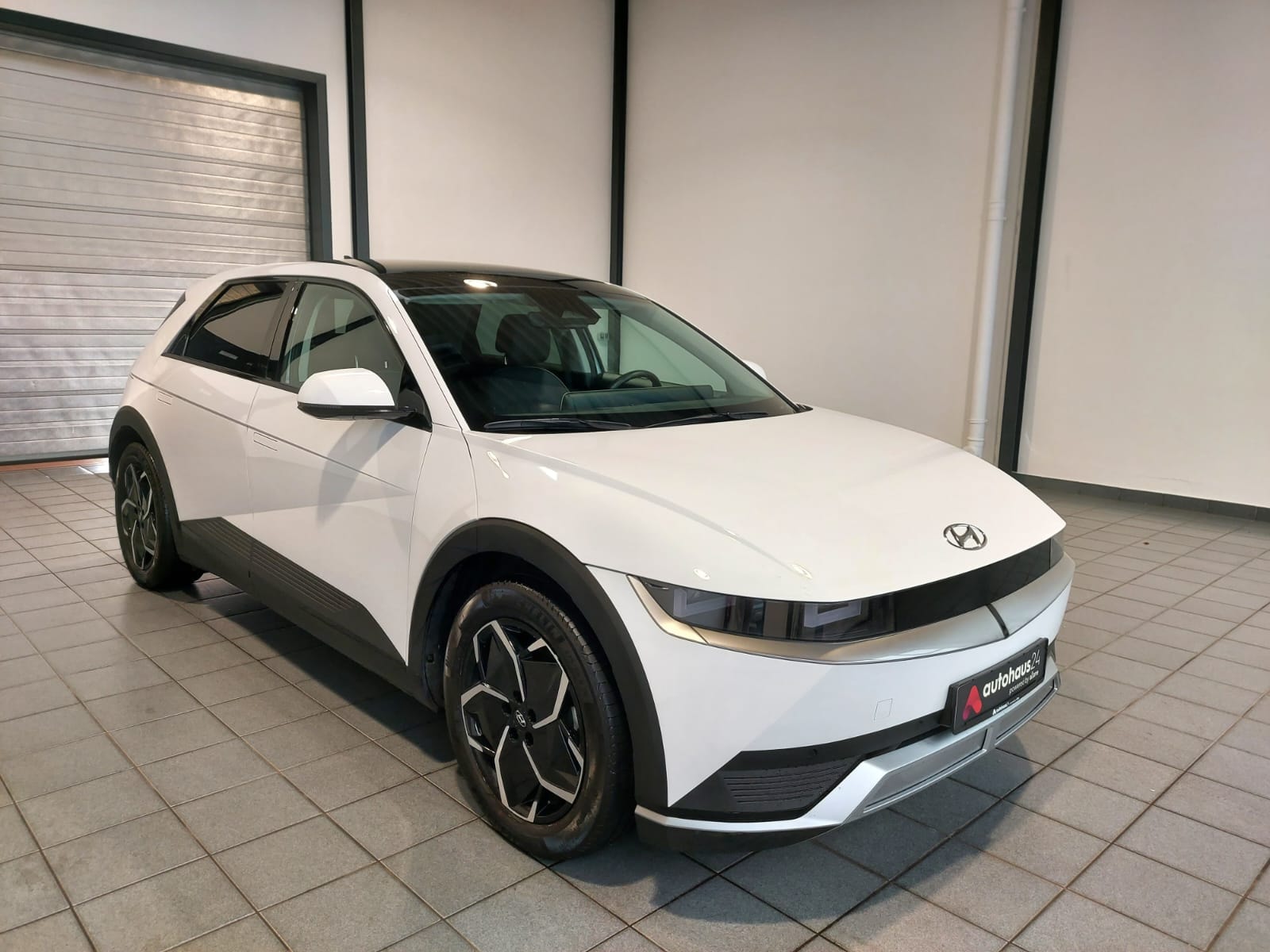 Hyundai IONIQ 5 Limousine HYUNDAI IONIQ 5 77,4 kWh Allradantrieb Sports Utility Vehicle #1