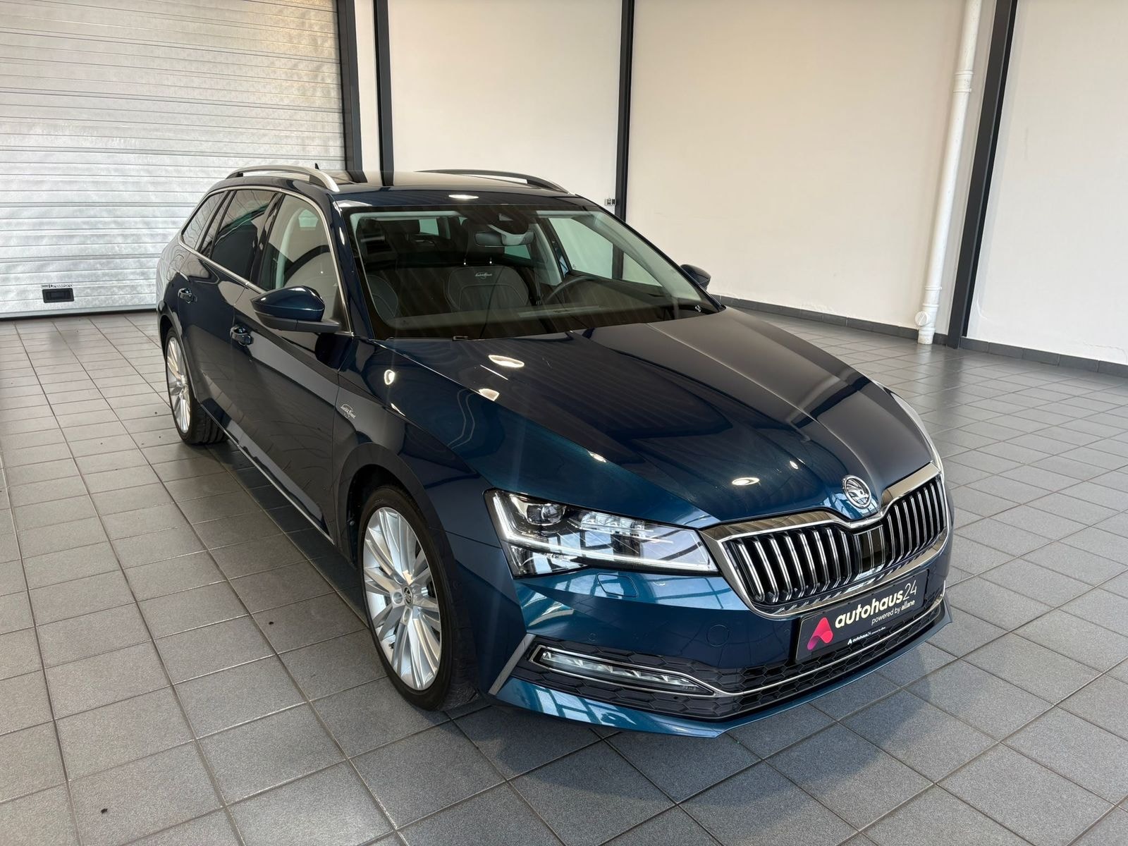 ŠKODA Superb Kombi SKODA Superb 2.0 TDI SCR 147kW DSG L&K COMBI Kombi #1