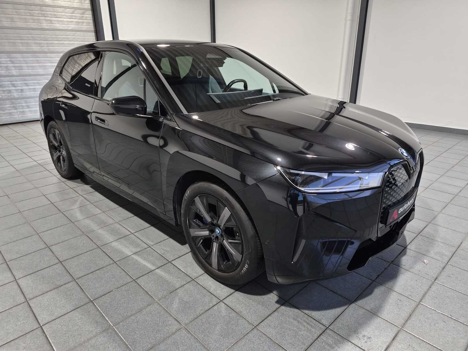 BMW iX SUV / Crossover / Geländewagen BMW iX xDrive40 Sports Utility Vehicle #1