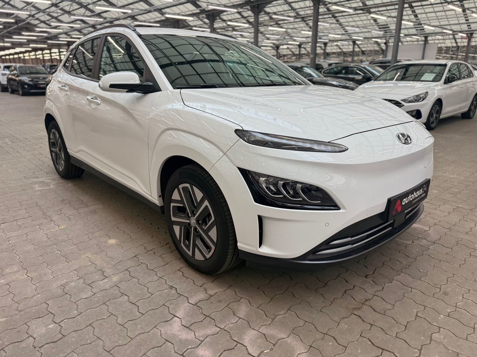 Hyundai Kona SUV / Crossover / Geländewagen HYUNDAI Kona ELEKTRO 100kW Advantage-Paket Sports Utility Vehicle #1