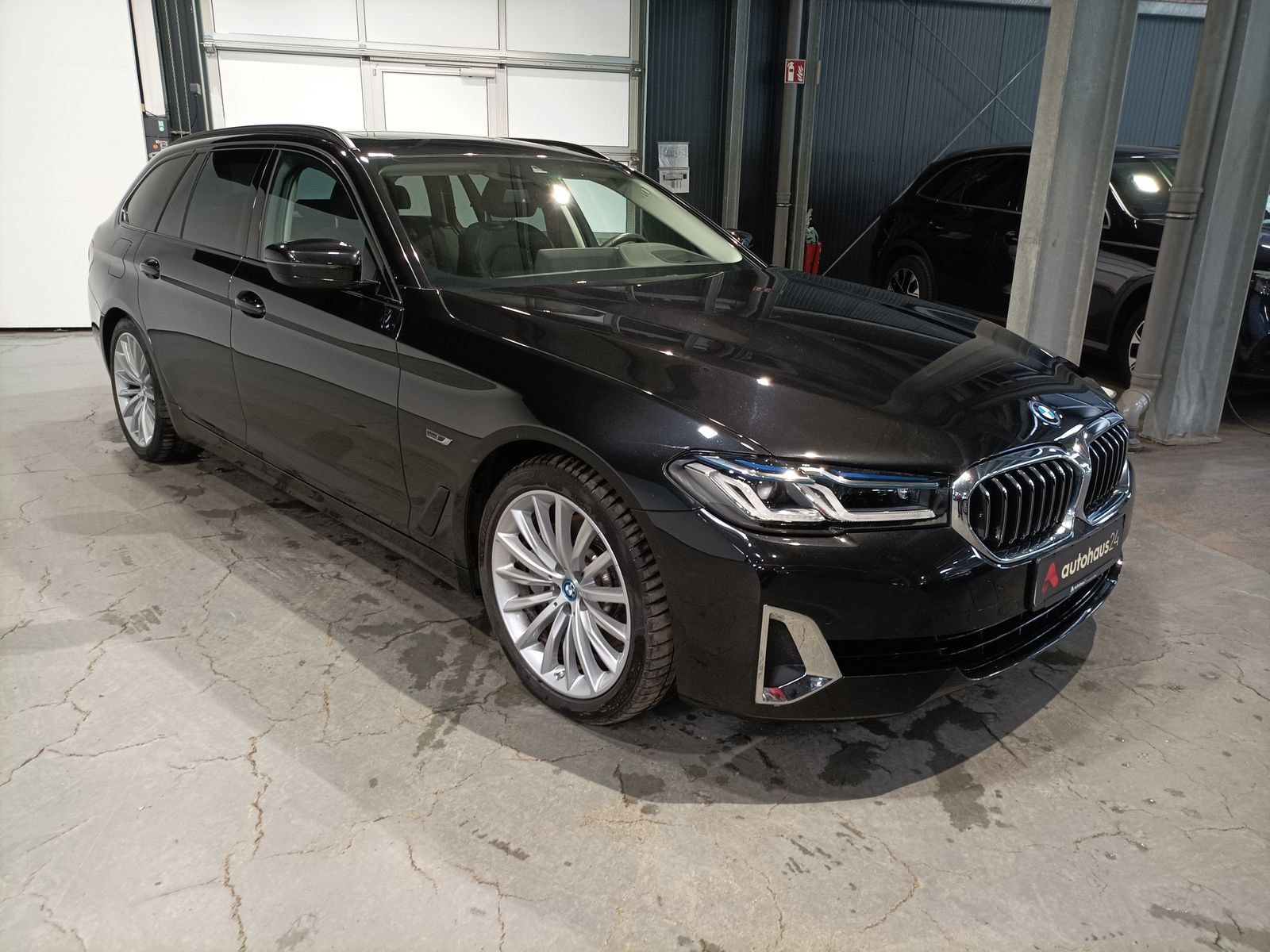 BMW 5er-Reihe Kombi BMW 5er-Reihe 530e Touring A Kombi #1