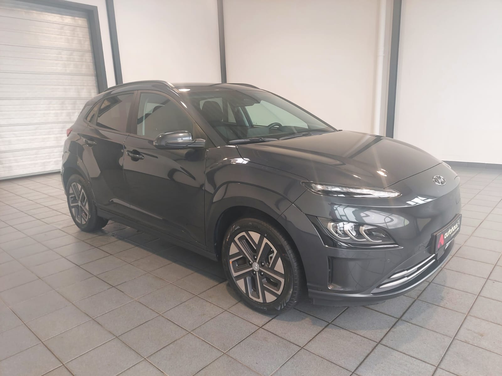 Hyundai Kona SUV / Crossover / Geländewagen HYUNDAI Kona ELEKTRO 100kW Advantage-Paket Sports Utility Vehicle #1