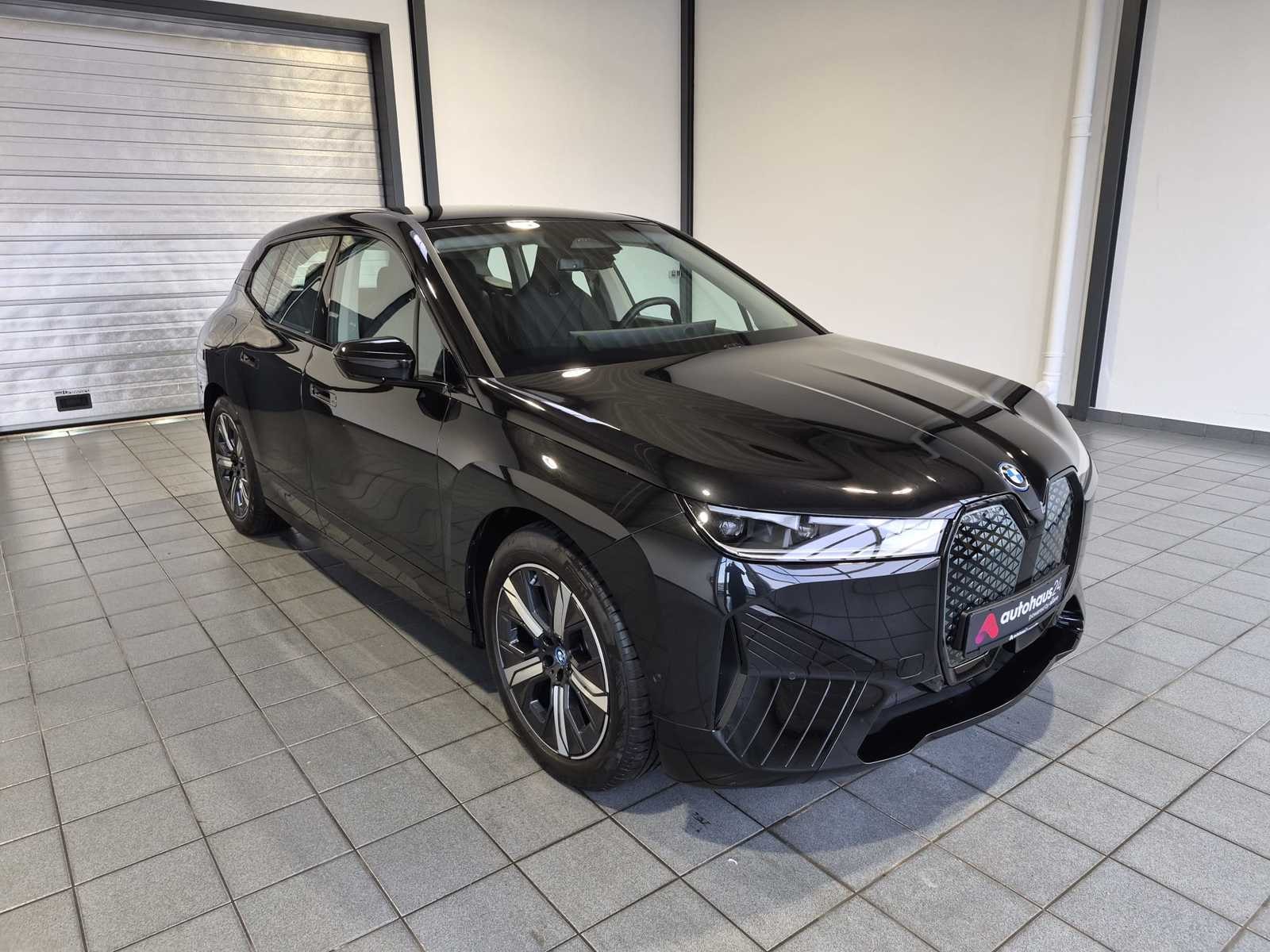 BMW iX SUV / Crossover / Geländewagen BMW iX xDrive40 Sports Utility Vehicle #1