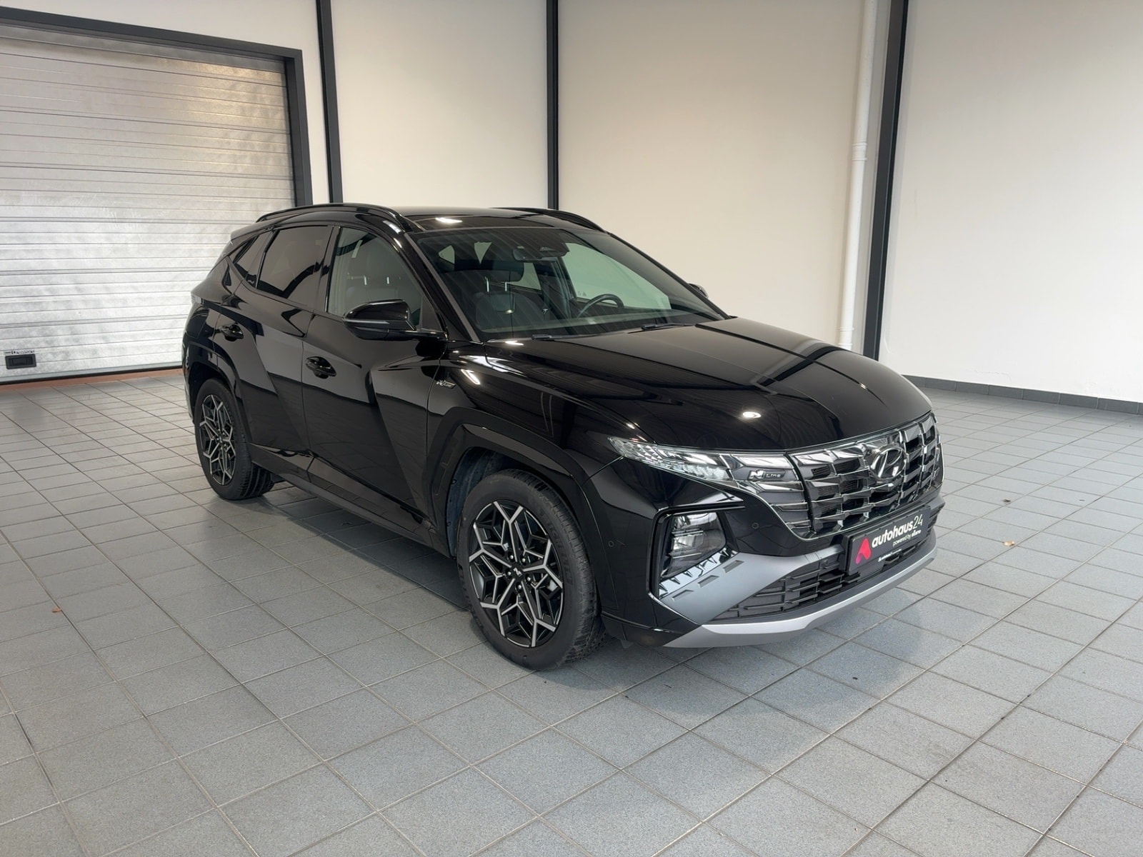 Hyundai Tucson SUV / Crossover / Geländewagen HYUNDAI Tucson 1.6 T-GDI Plug-in Hybrid 4WD Auto Sports Utility Vehicle #1