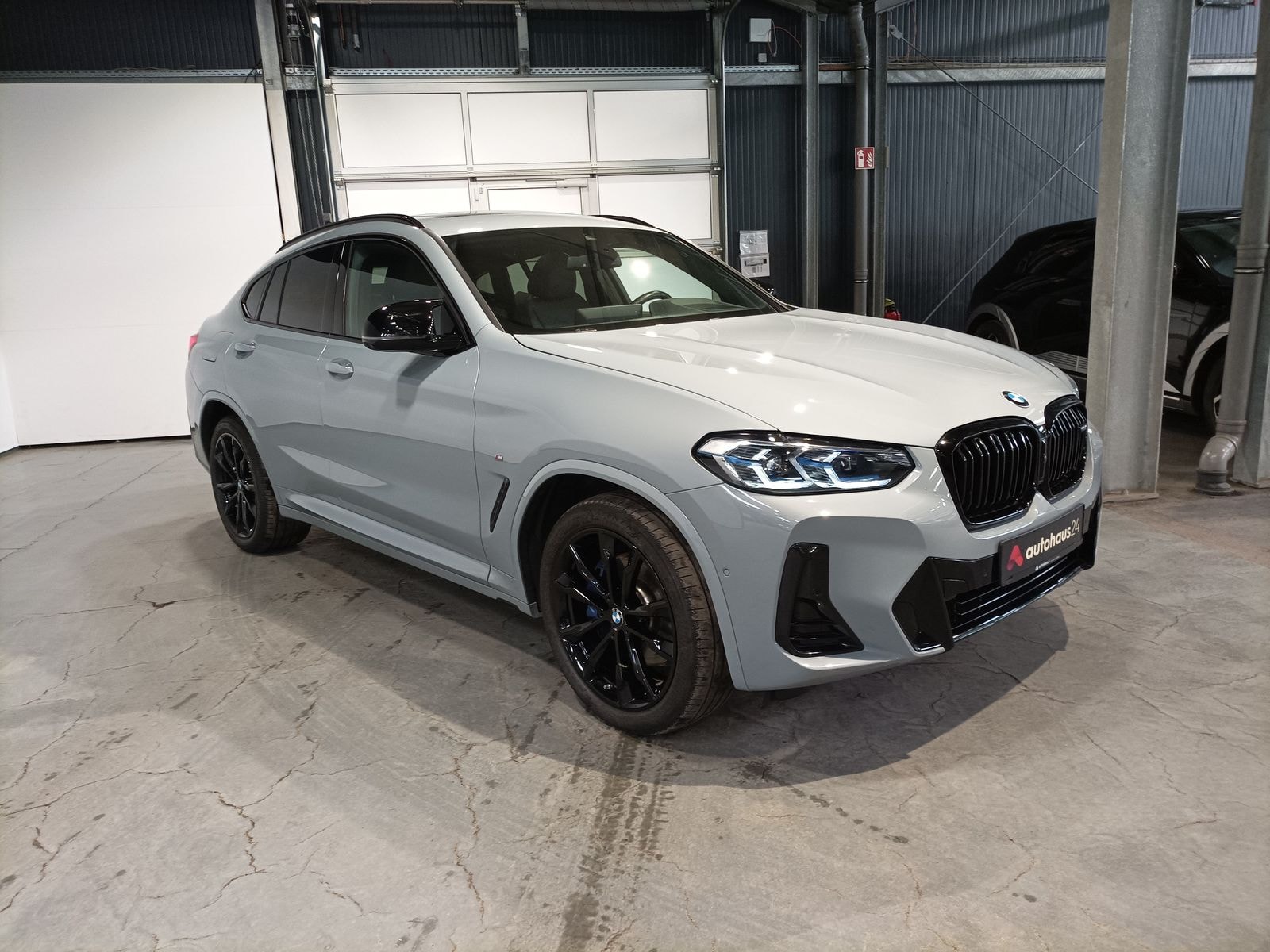 BMW X4 SUV / Crossover / Geländewagen BMW X4 M40i AT Sports Utility Vehicle #1