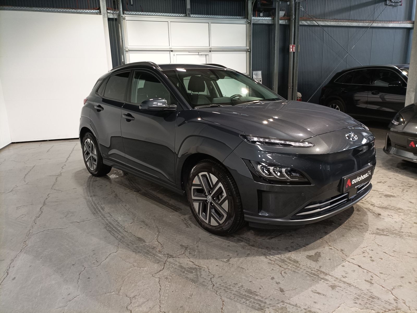 Hyundai Kona SUV / Crossover / Geländewagen HYUNDAI Kona ELEKTRO 100kW Advantage-Paket Sports Utility Vehicle #1