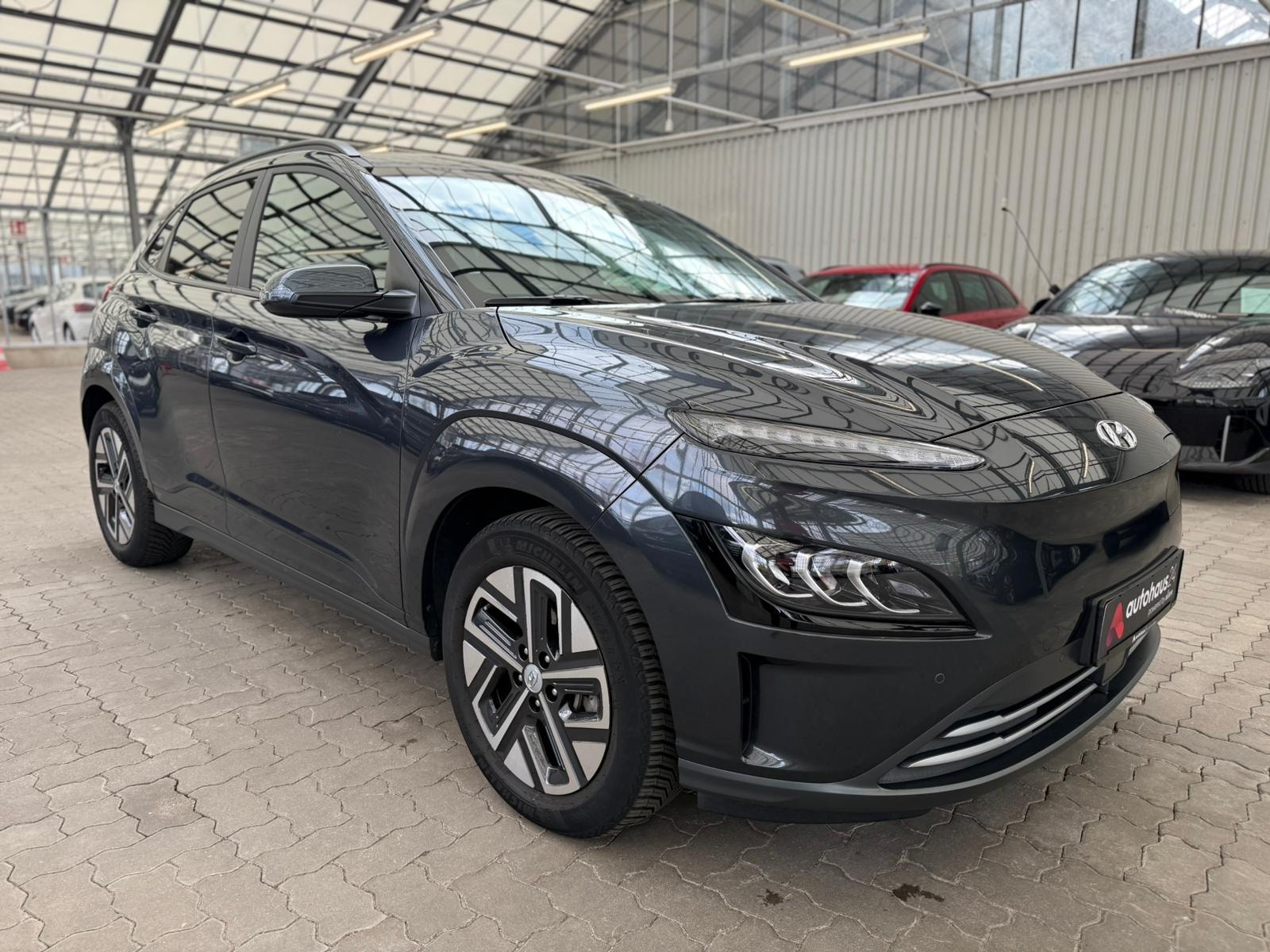 Hyundai Kona SUV / Crossover / Geländewagen HYUNDAI Kona ELEKTRO 100kW Advantage-Paket Sports Utility Vehicle #1