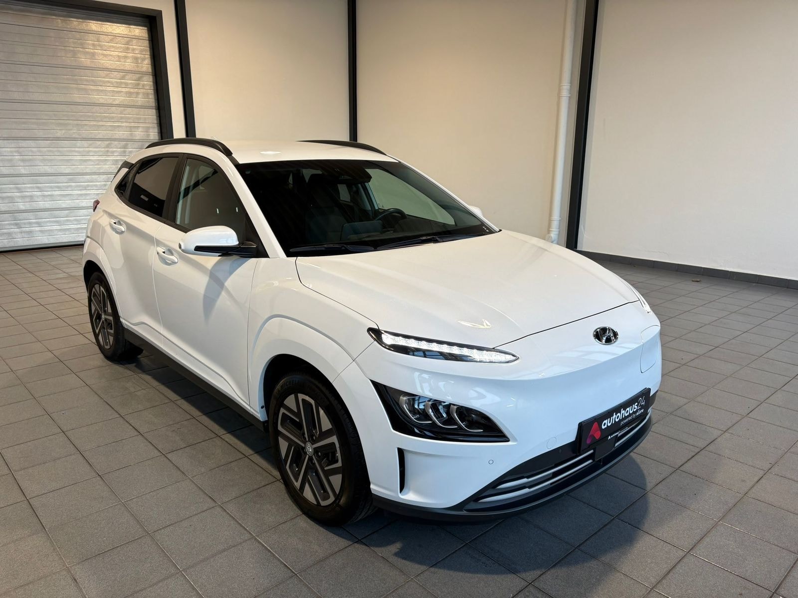 Hyundai Kona SUV / Crossover / Geländewagen HYUNDAI Kona ELEKTRO 100kW Advantage-Paket Sports Utility Vehicle #1
