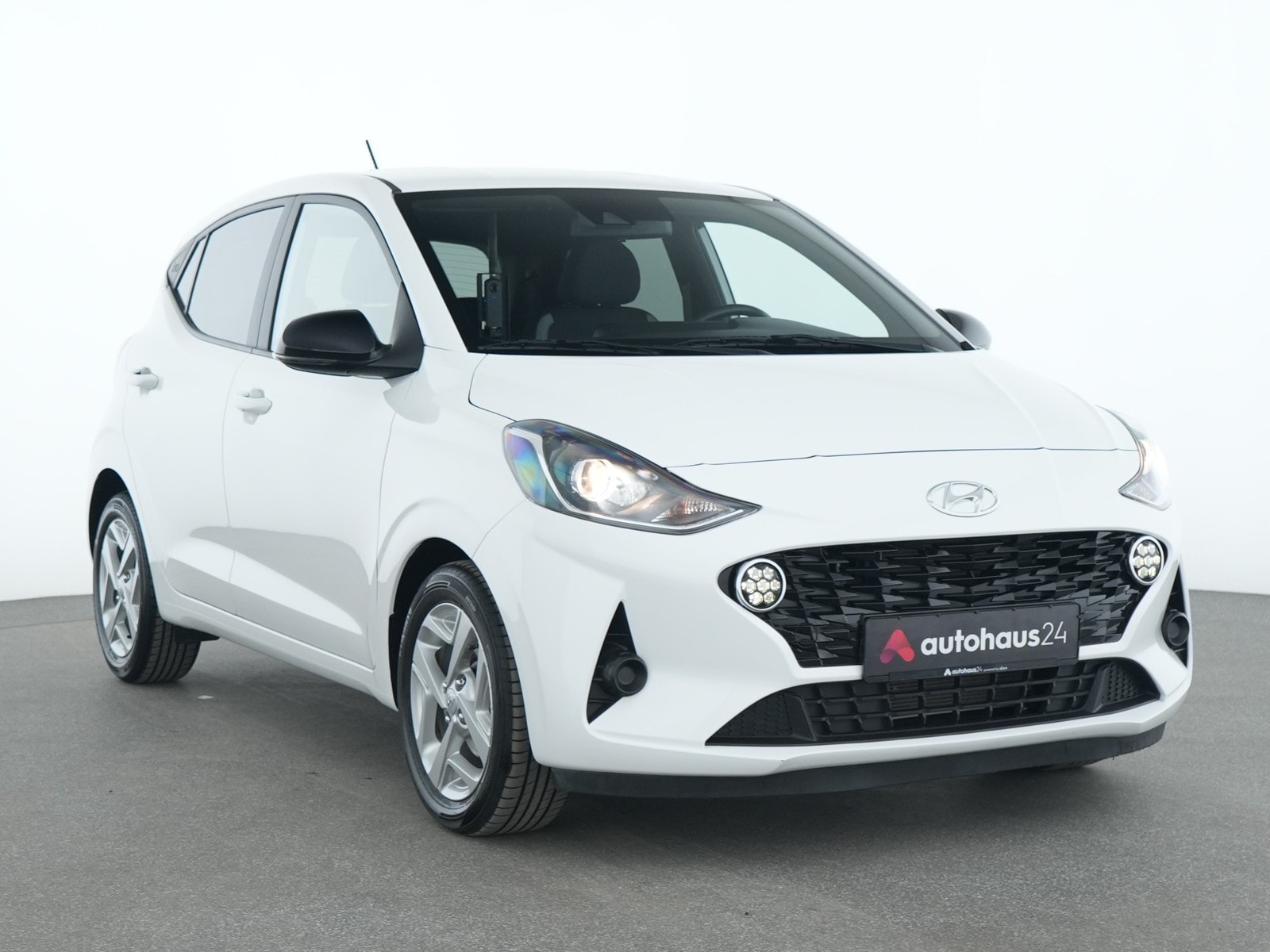 Hyundai i10 Limousine HYUNDAI i10 1.0 Connect & Go Schräghecklimousine #1