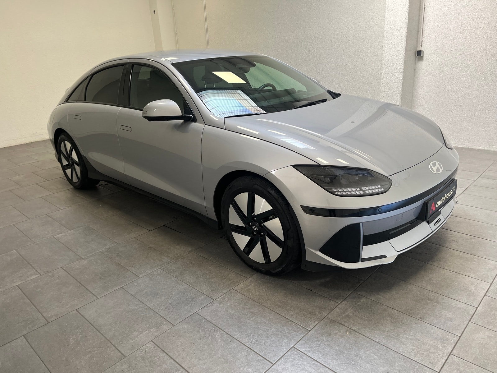 Hyundai IONIQ 6 Limousine HYUNDAI IONIQ 6 77,4kWh 168kW Dynamiq Limousine #1