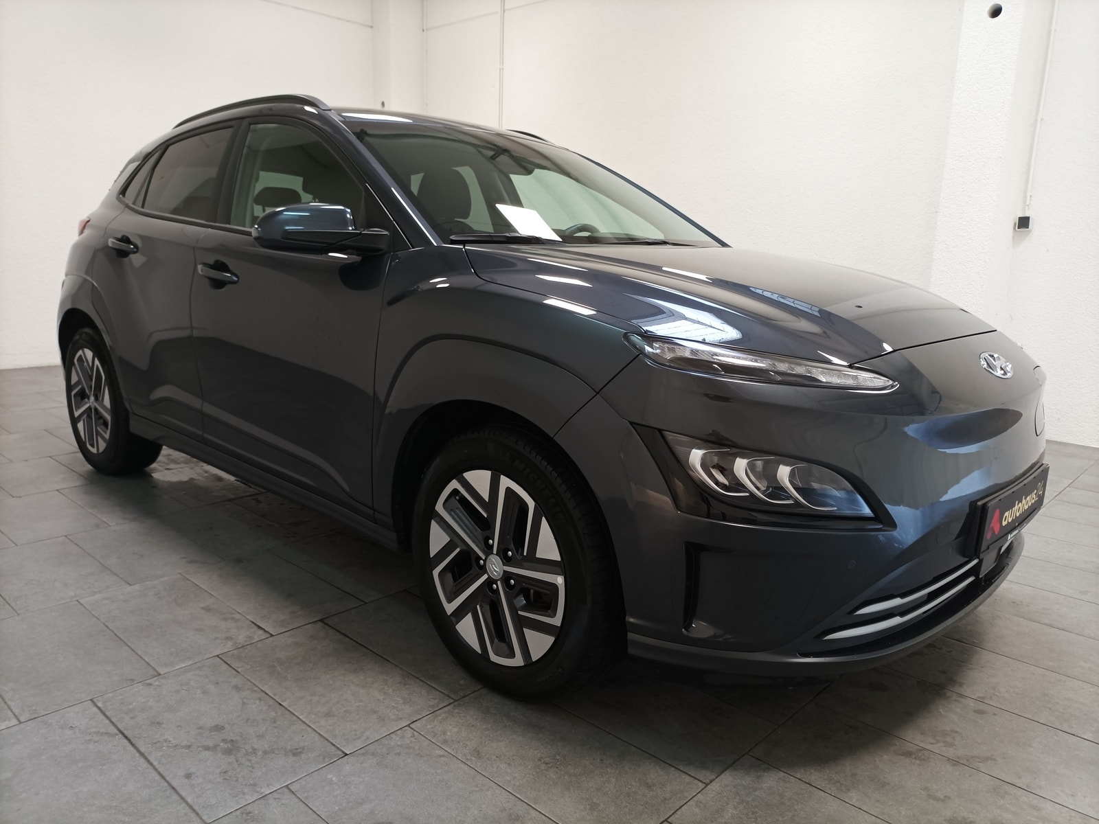 Hyundai Kona SUV / Crossover / Geländewagen HYUNDAI Kona ELEKTRO 100kW Advantage-Paket Sports Utility Vehicle #1