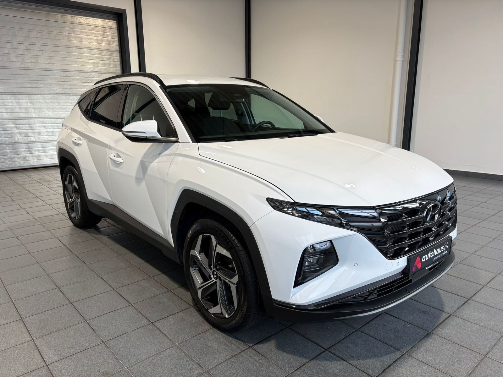 Hyundai Tucson SUV / Crossover / Geländewagen HYUNDAI Tucson 1.6 T-GDI Plug-in Hybrid 4WD Auto Sports Utility Vehicle #1