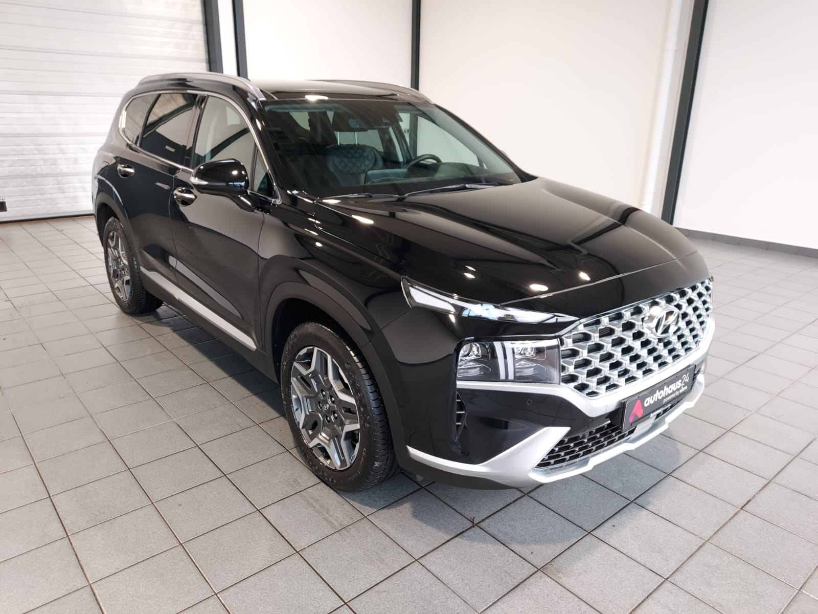 Hyundai Santa Fe SUV / Crossover / Geländewagen HYUNDAI Santa Fe 1.6 T-GDI Plug-in Hybrid 4WD Auto Sports Utility Vehicle #1