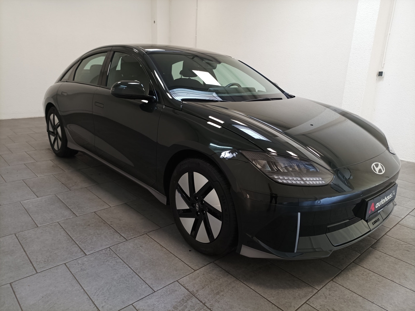 Hyundai IONIQ 6 Limousine HYUNDAI IONIQ 6 77,4kWh 168kW Dynamiq Limousine #1