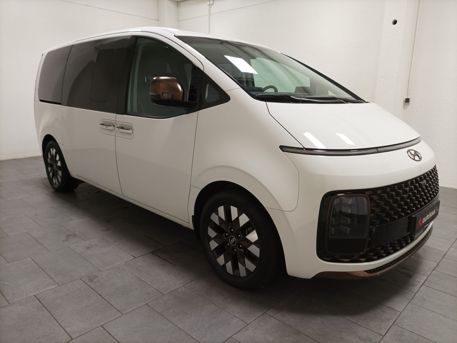 Hyundai Staria Sonstige HYUNDAI Staria 2.2 CRDi Signature 7-Sitzer Auto 2WD Van #1