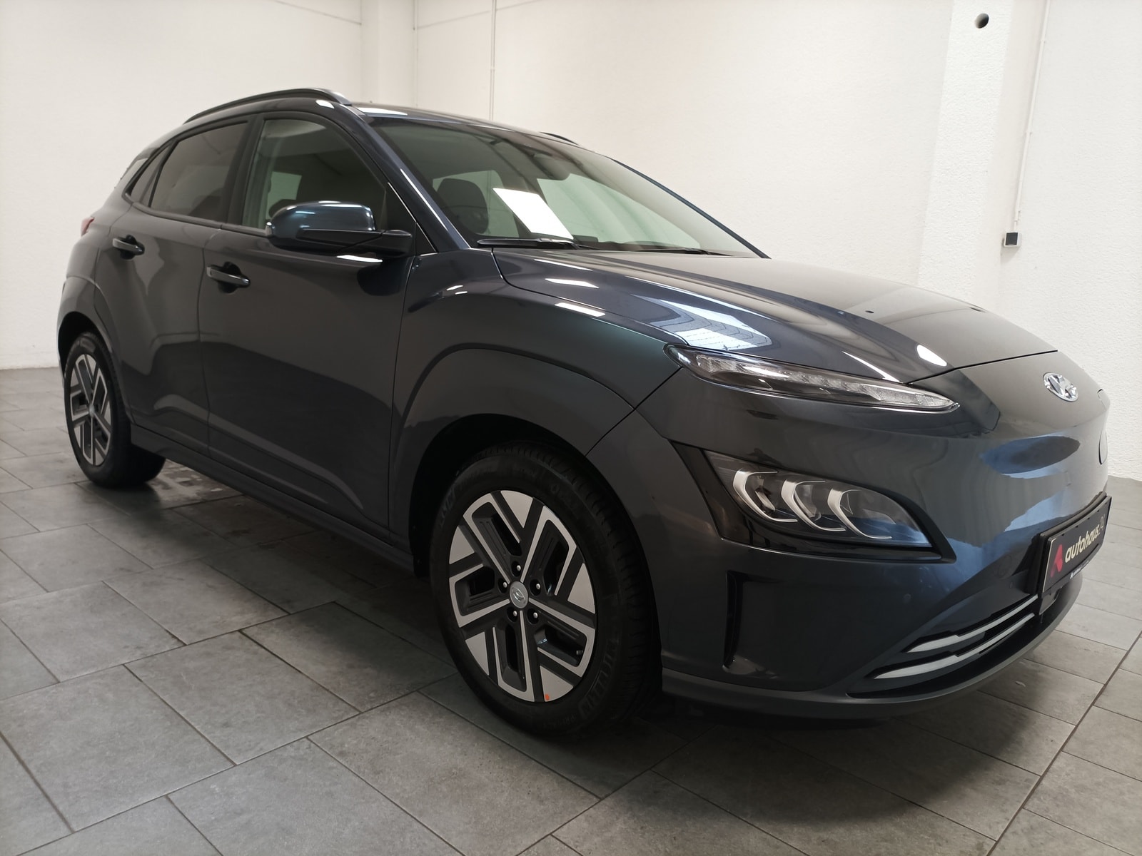 Hyundai Kona SUV / Crossover / Geländewagen HYUNDAI Kona ELEKTRO 100kW Advantage-Paket Sports Utility Vehicle #1