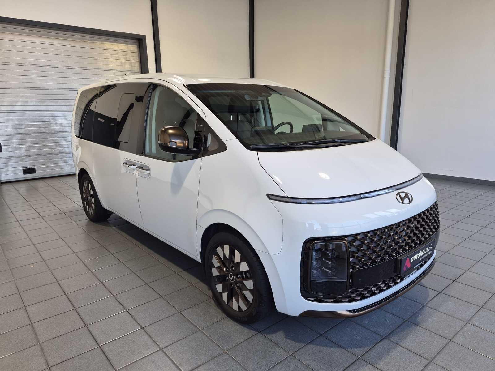 Hyundai Staria Sonstige HYUNDAI Staria 2.2 CRDi Signature 7-Sitzer Auto 2WD Van #1