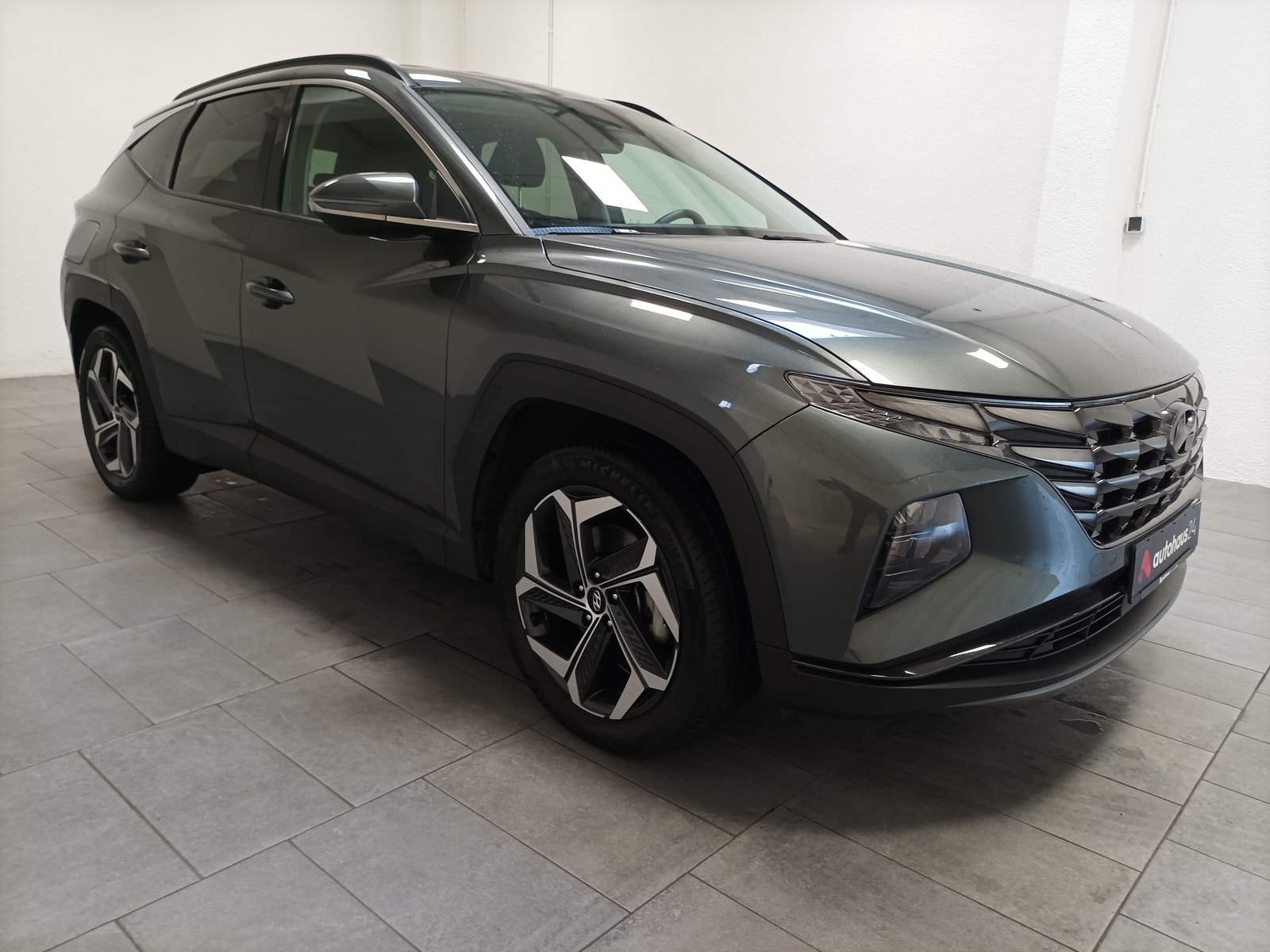 Hyundai Tucson SUV / Crossover / Geländewagen HYUNDAI Tucson 1.6 T-GDI Plug-in Hybrid 4WD Auto Sports Utility Vehicle #1