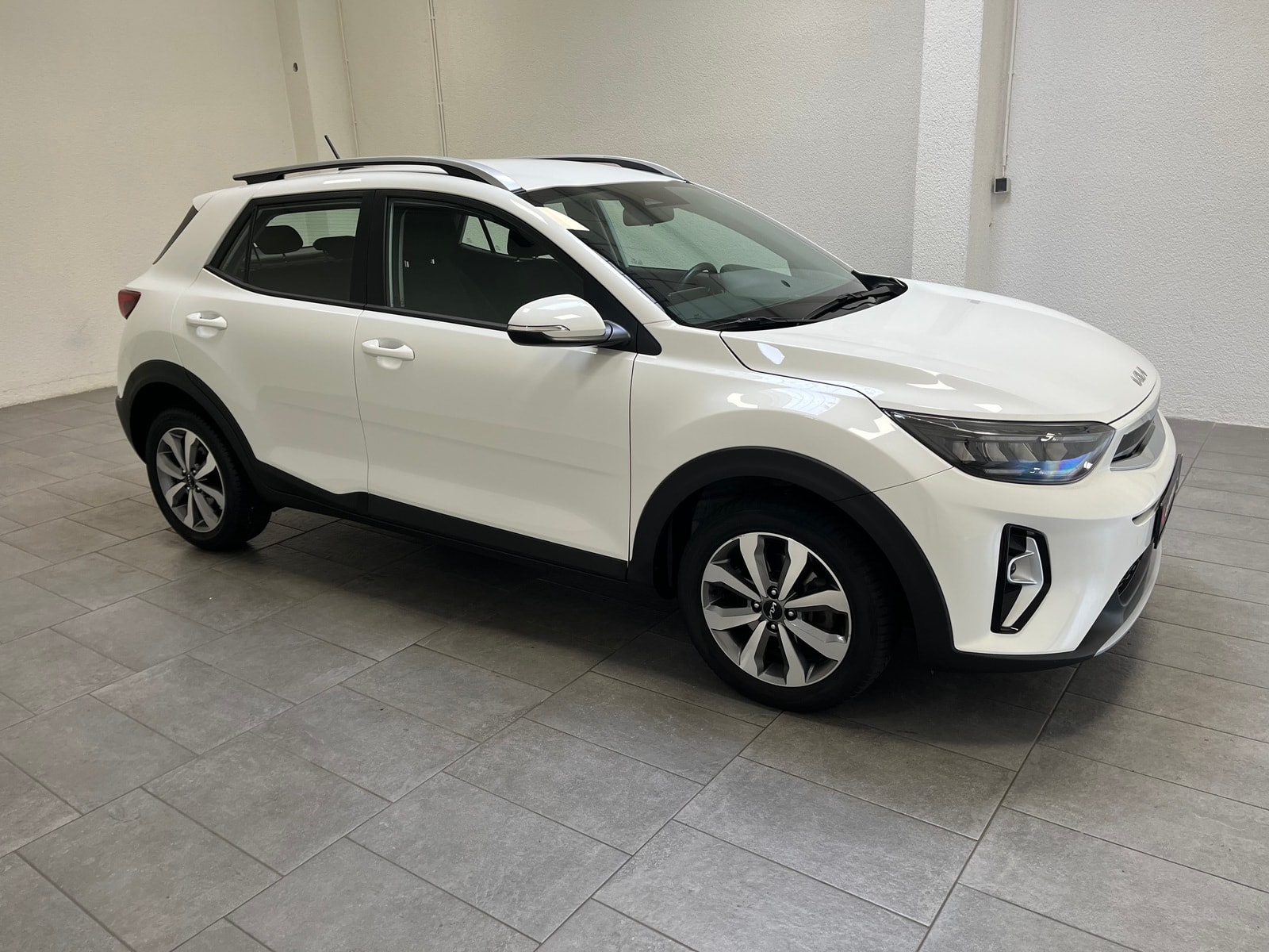 Kia Stonic SUV / Crossover / Geländewagen KIA Stonic 1.0 T-GDI 100 Vision DCT7 Sports Utility Vehicle #1