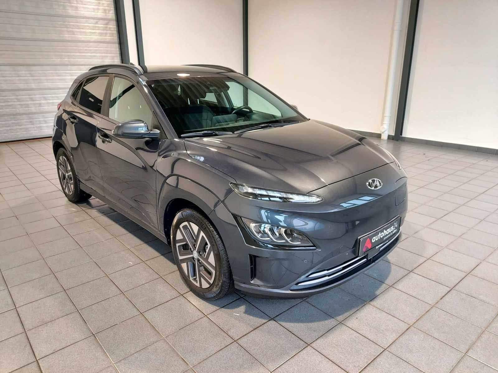 Hyundai Kona SUV / Crossover / Geländewagen HYUNDAI Kona ELEKTRO 100kW Advantage-Paket Sports Utility Vehicle #1