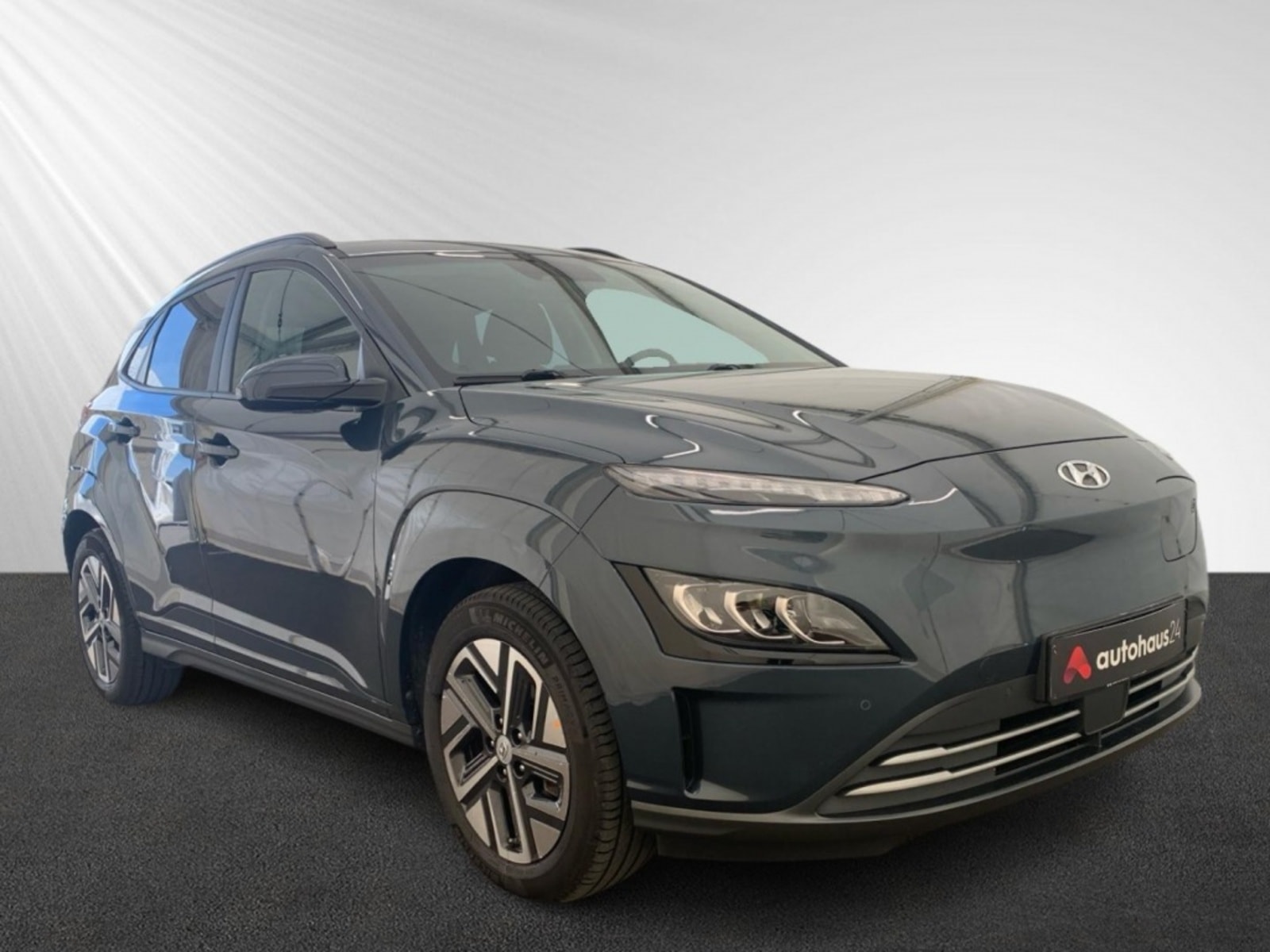 Hyundai Kona SUV / Crossover / Geländewagen HYUNDAI Kona ELEKTRO 100kW Advantage-Paket Sports Utility Vehicle #1