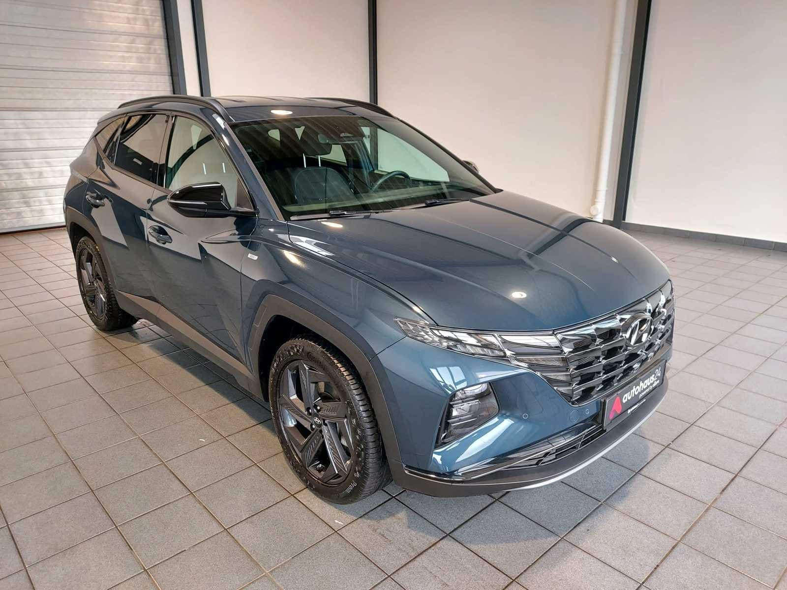 Hyundai Tucson SUV / Crossover / Geländewagen HYUNDAI Tucson 1.6 T-GDI 132kW 48V Blackline DCT 4WD Sports Utility Vehicle #1