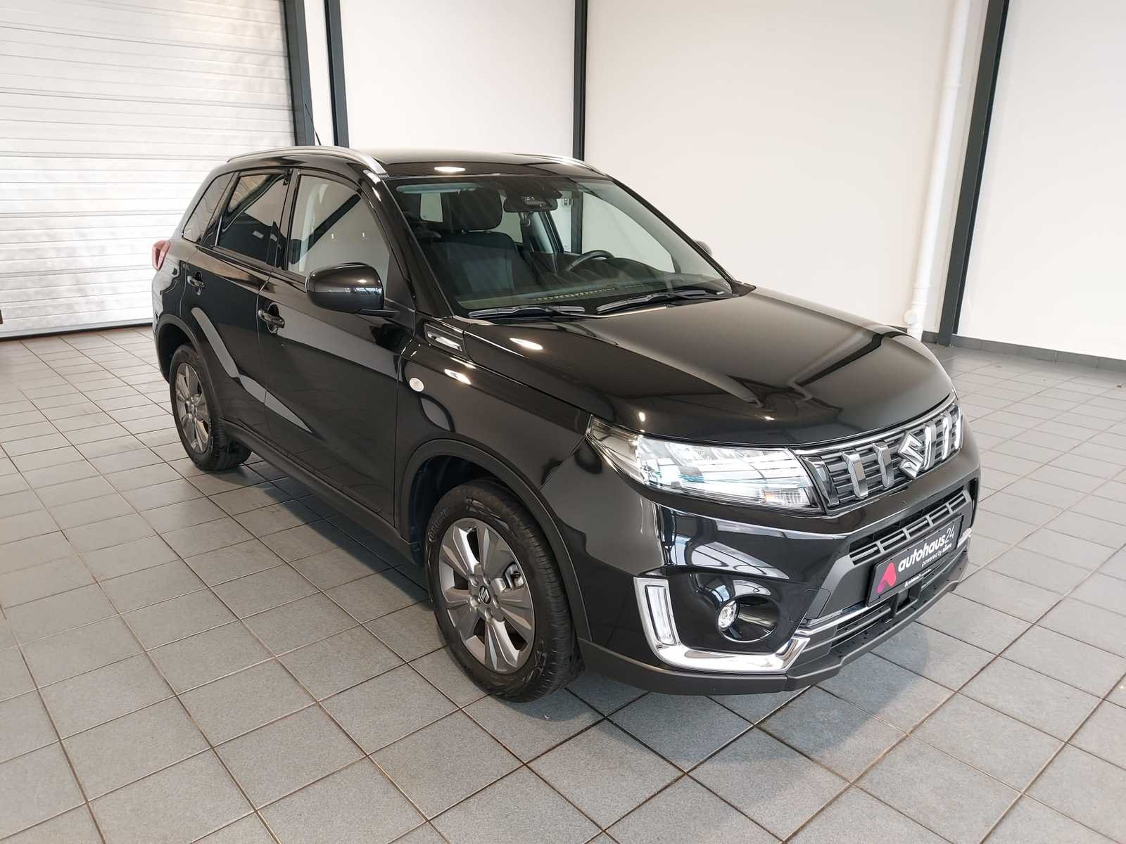 Suzuki Vitara SUV / Crossover / Geländewagen SUZUKI Vitara 1.5 DUAJET Hybrid Comfort AGS Sports Utility Vehicle #1