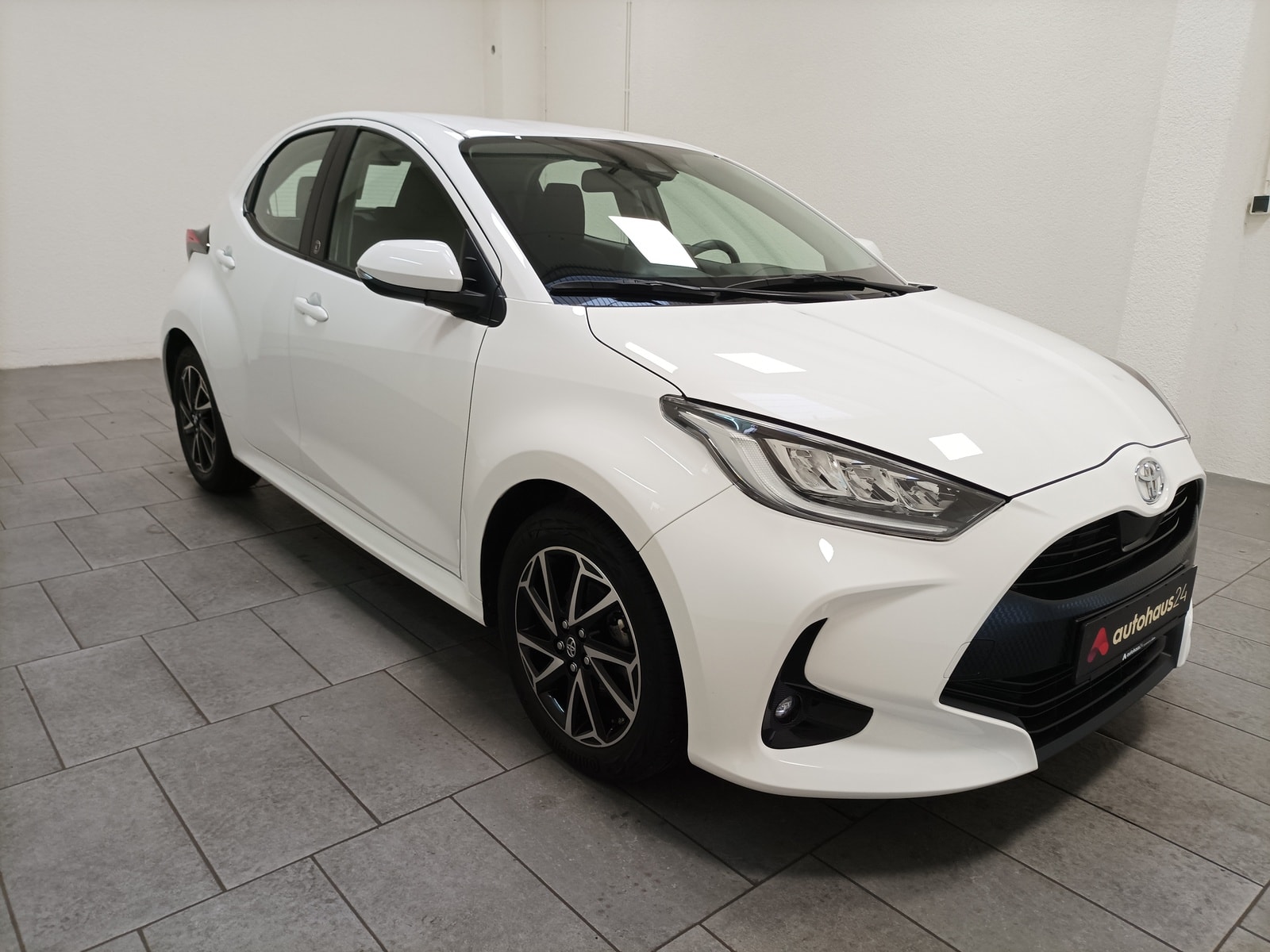 Toyota Yaris Limousine TOYOTA Yaris 1.5-l-VVT-i CVT Team Deutschland Schräghecklimousine #1