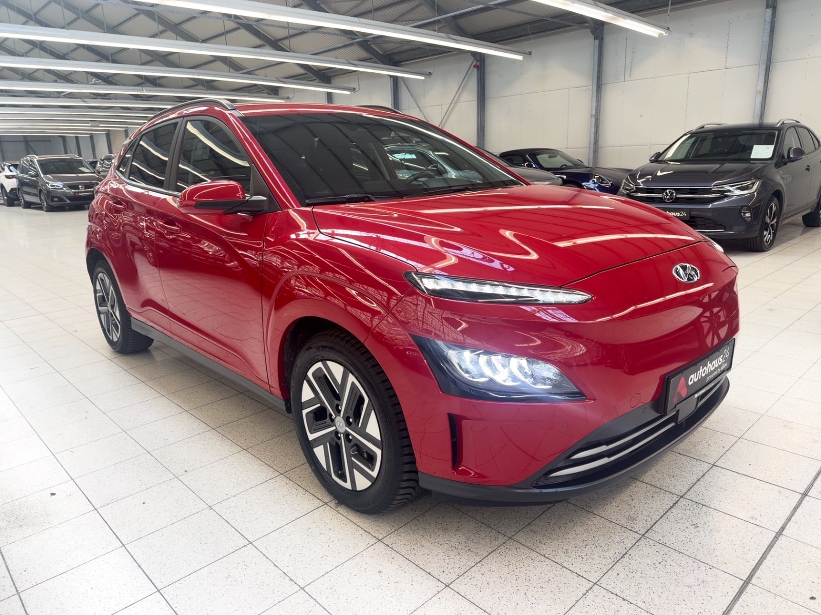 Hyundai Kona SUV / Crossover / Geländewagen HYUNDAI Kona ELEKTRO 150kW Select-Paket Sports Utility Vehicle #1