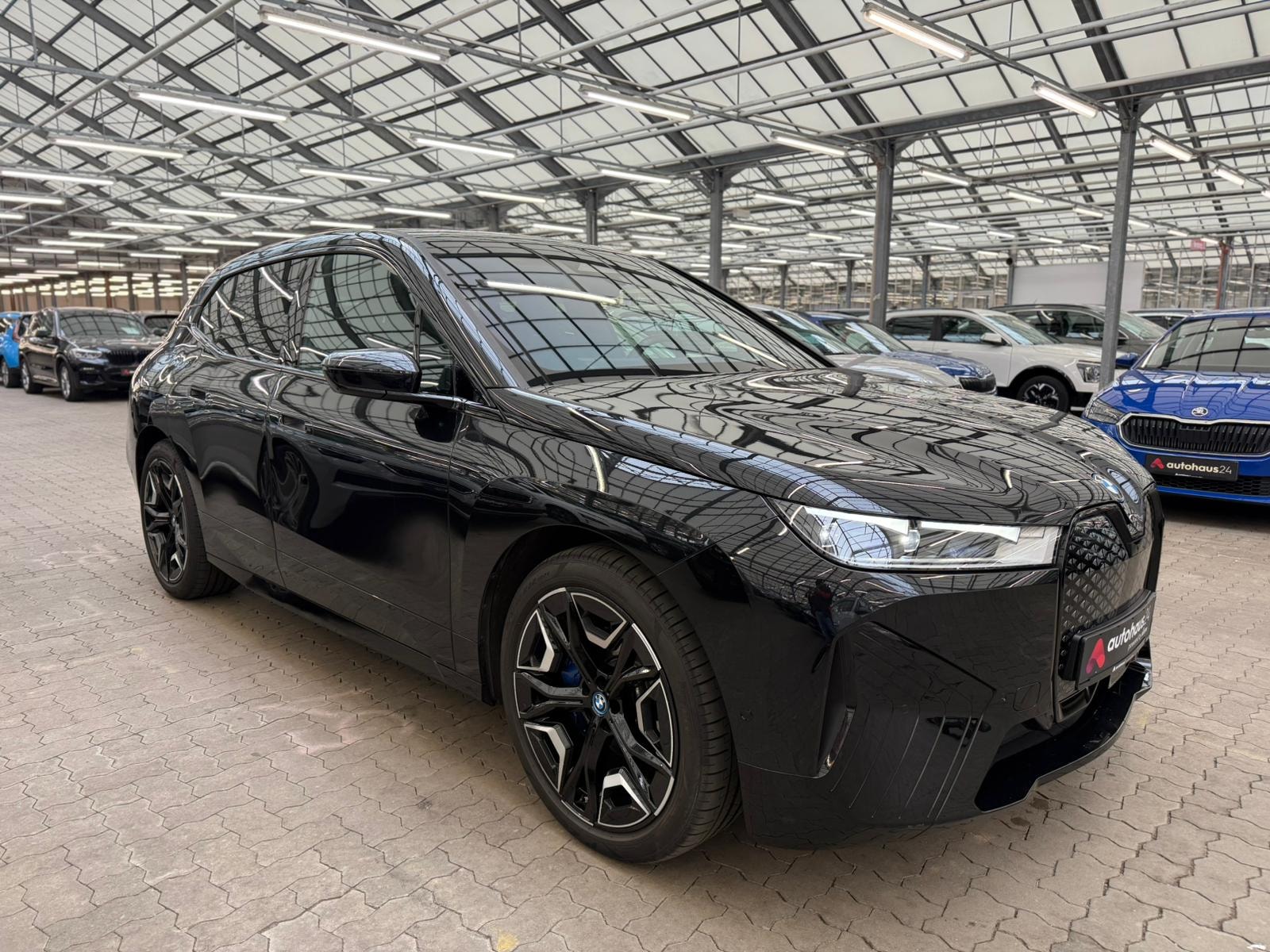 BMW iX SUV / Crossover / Geländewagen BMW iX xDrive40 Sports Utility Vehicle #1