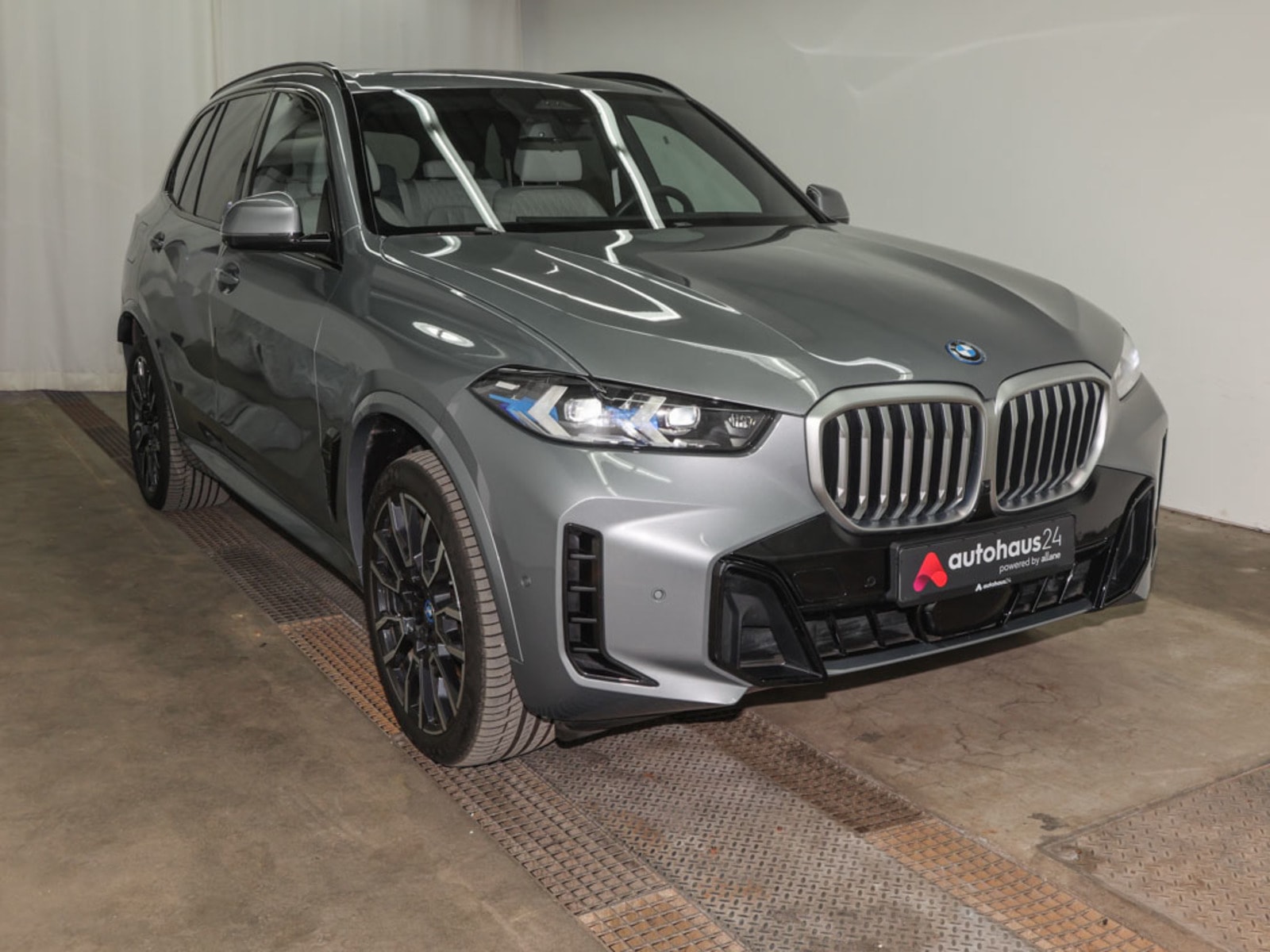 BMW X5 SUV / Crossover / Geländewagen BMW X5 xDrive50e Sports Utility Vehicle #1