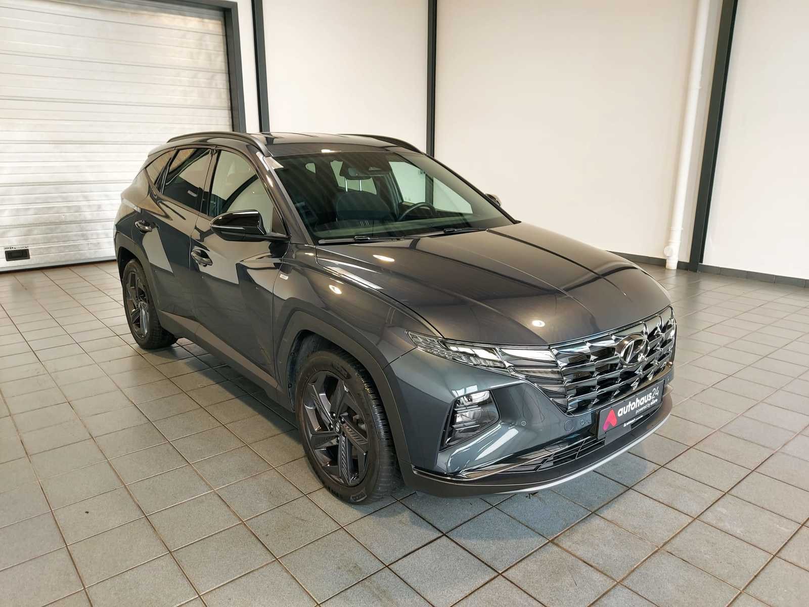 Hyundai Tucson SUV / Crossover / Geländewagen HYUNDAI Tucson 1.6 T-GDI 132kW 48V Blackline DCT 4WD Sports Utility Vehicle #1