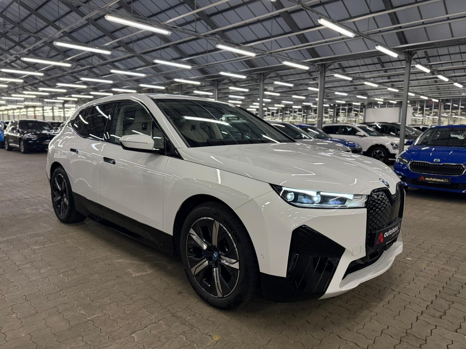 BMW iX SUV / Crossover / Geländewagen BMW iX xDrive40 Sports Utility Vehicle #1