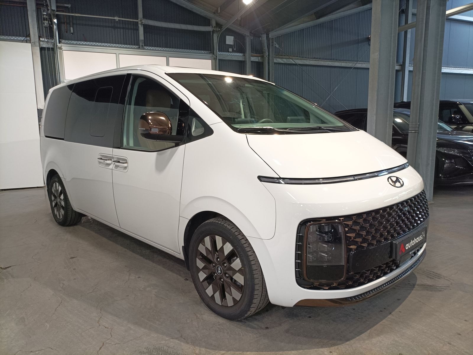 Hyundai Staria Kleinbus / Van HYUNDAI Staria 2.2 CRDi Signature 7-Sitzer Auto 2WD Van #1