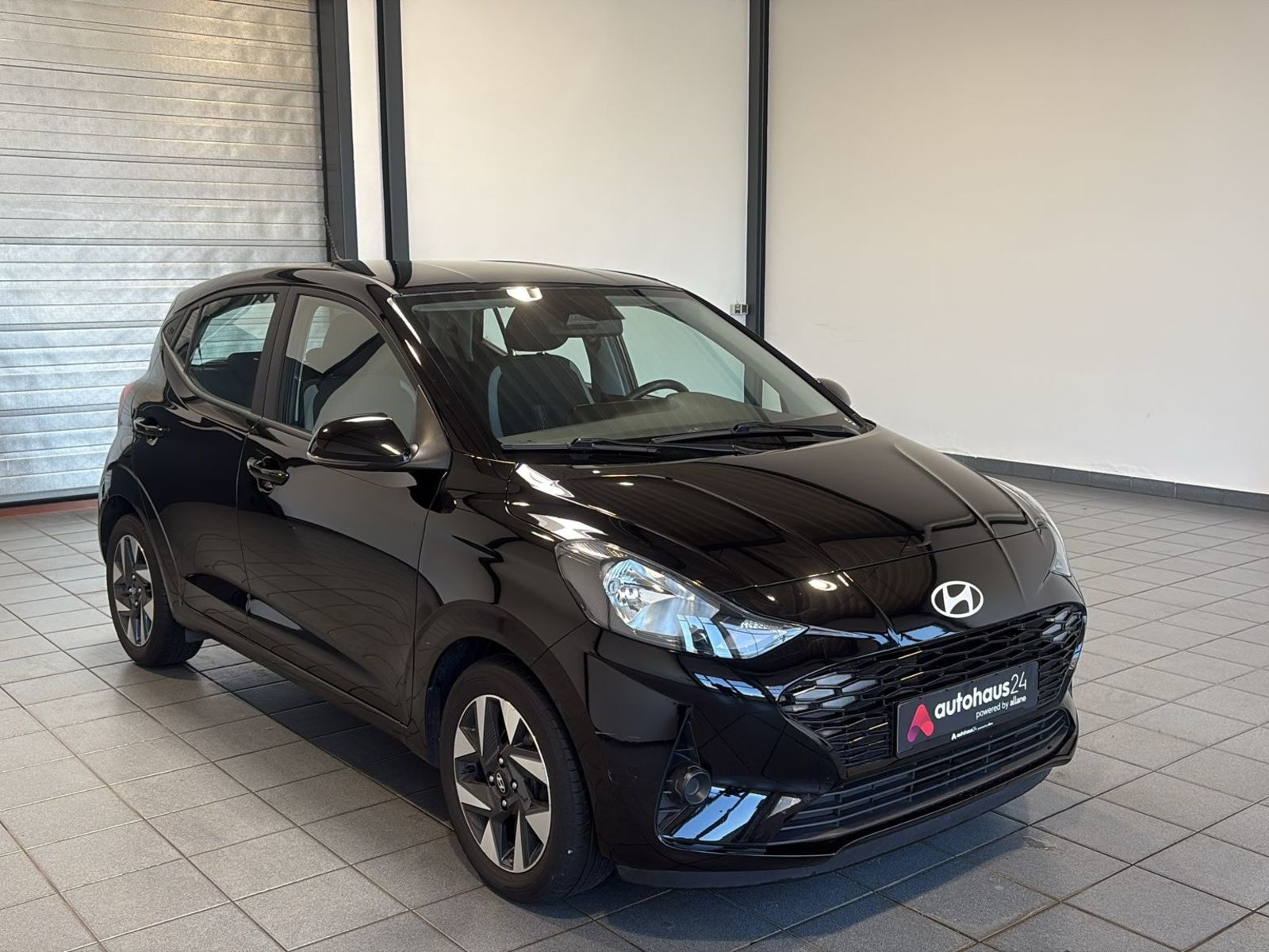 Hyundai i10 Schräghecklimousine HYUNDAI i10 1.0 Trend Schräghecklimousine #1
