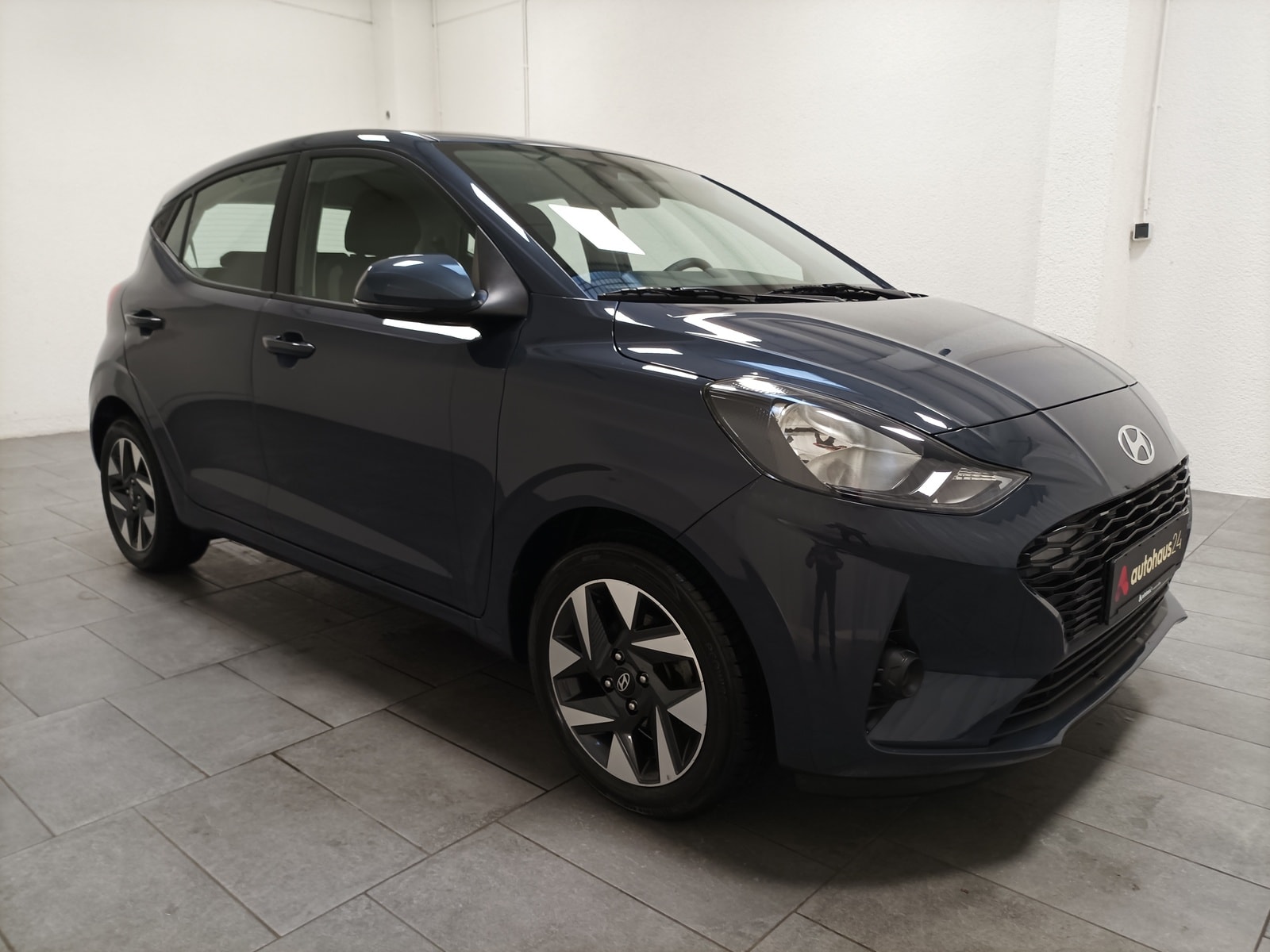 Hyundai i10 Limousine HYUNDAI i10 1.2 Trend AMT Schräghecklimousine #1