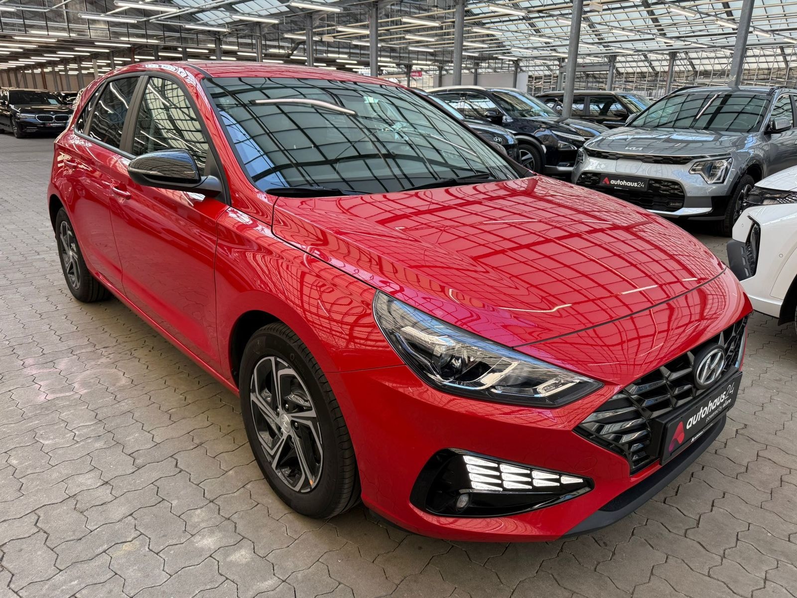 Hyundai i30 Limousine HYUNDAI i30 1.0 T-GDI EDITION 30 DCT Schräghecklimousine #1